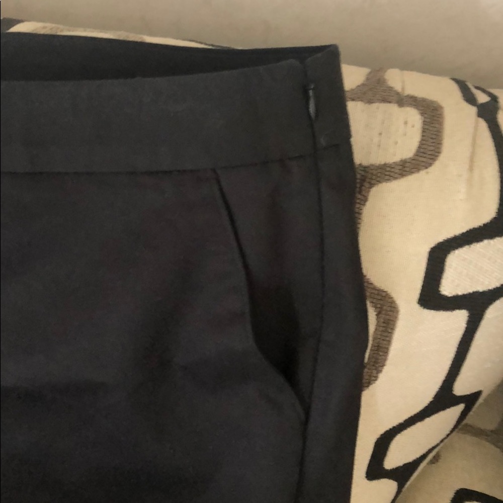 Express Shorts - Picture 5 of 6